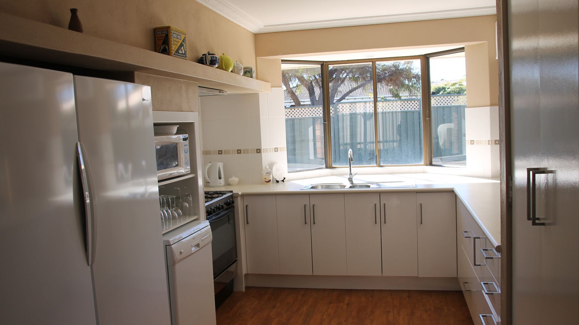 Port  Denison Family Retreat. Family friendly.Sleeps 9.Enclosed yard