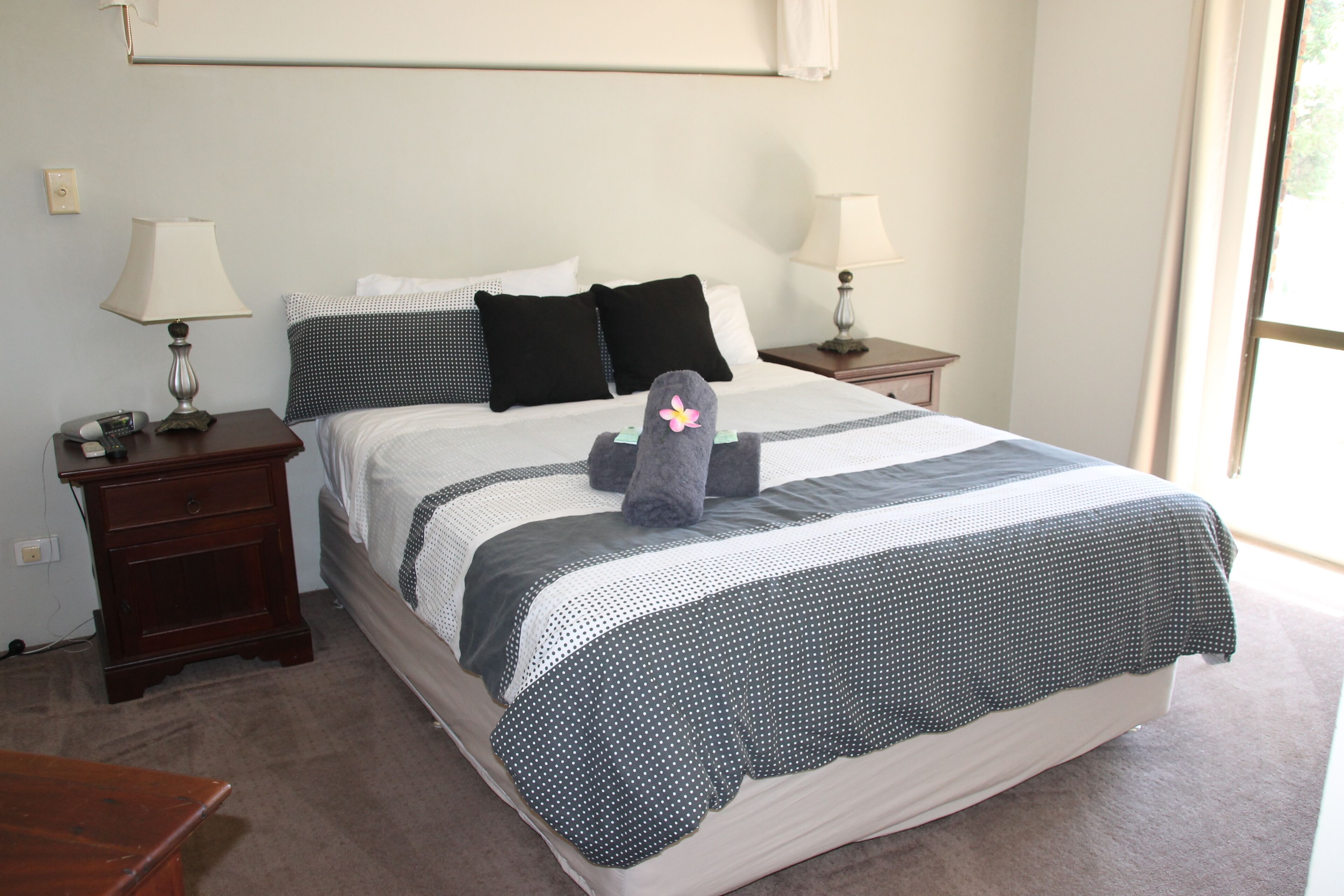 Port  Denison Family Retreat. Family friendly.Sleeps 9.Enclosed yard