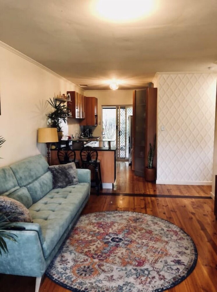 Beachside Bungalow in West Beach / Glenelg - 5 mins to Airport