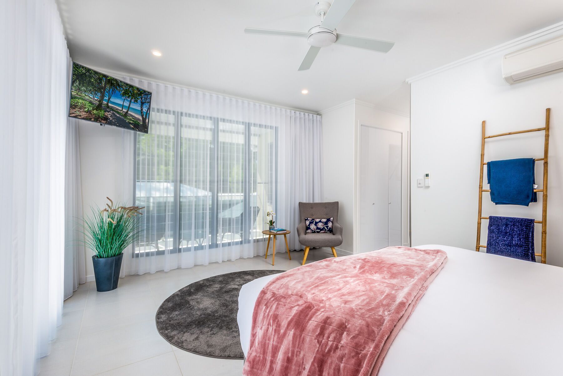 Cedar & Sea Perfect Position Winner 2019 HIA Award