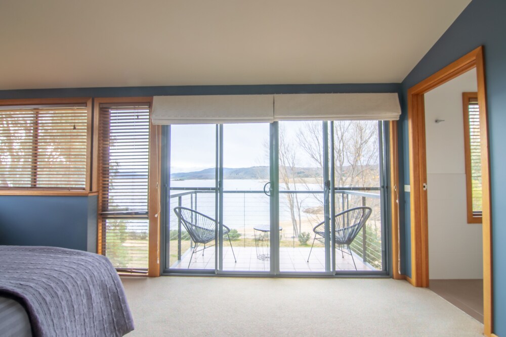 The Jindabyne Lakehouse book 7 days pay for 6 Deals & Reviews