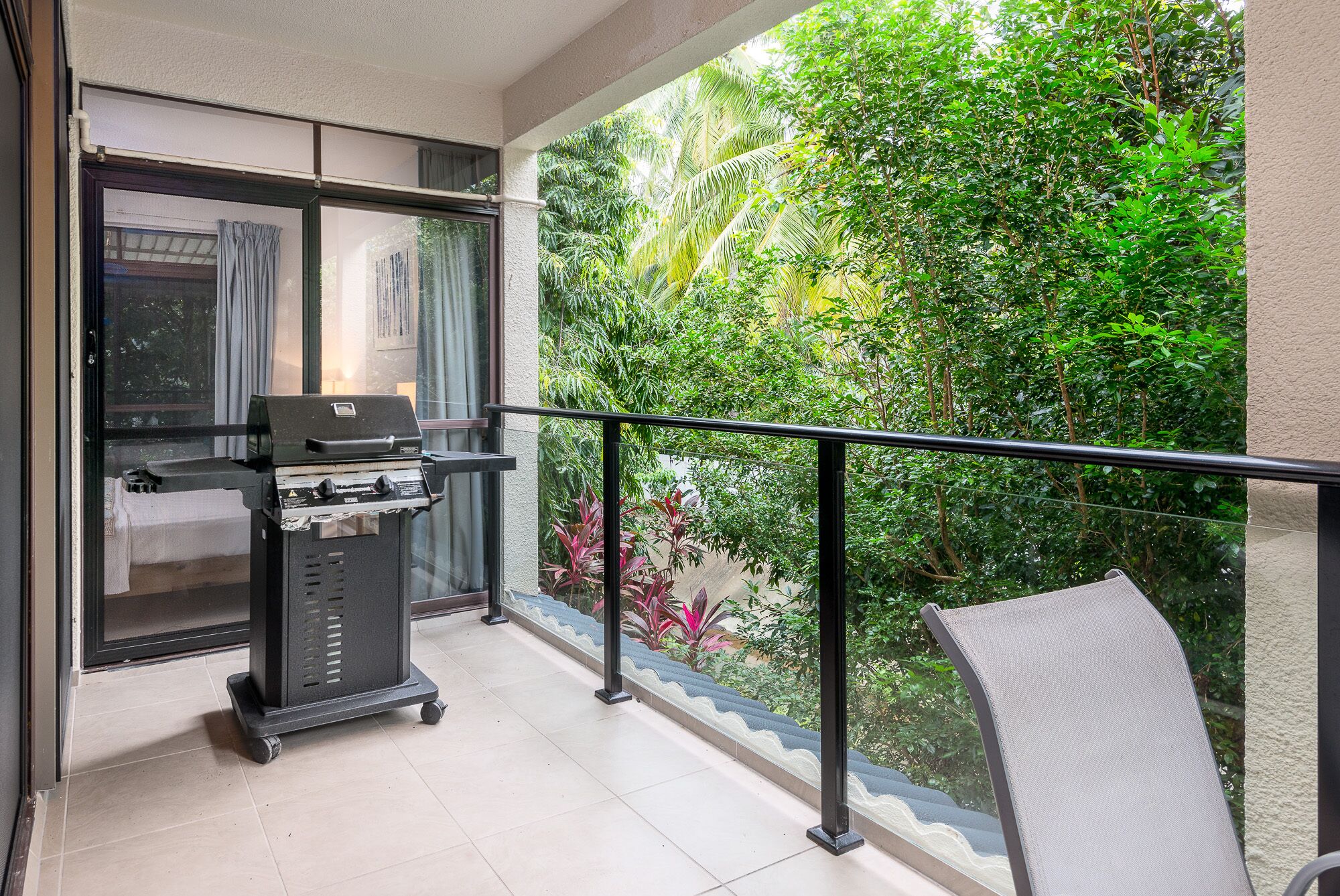 Tranquility Chill at Palm Cove - The Ideal Family Accommodation