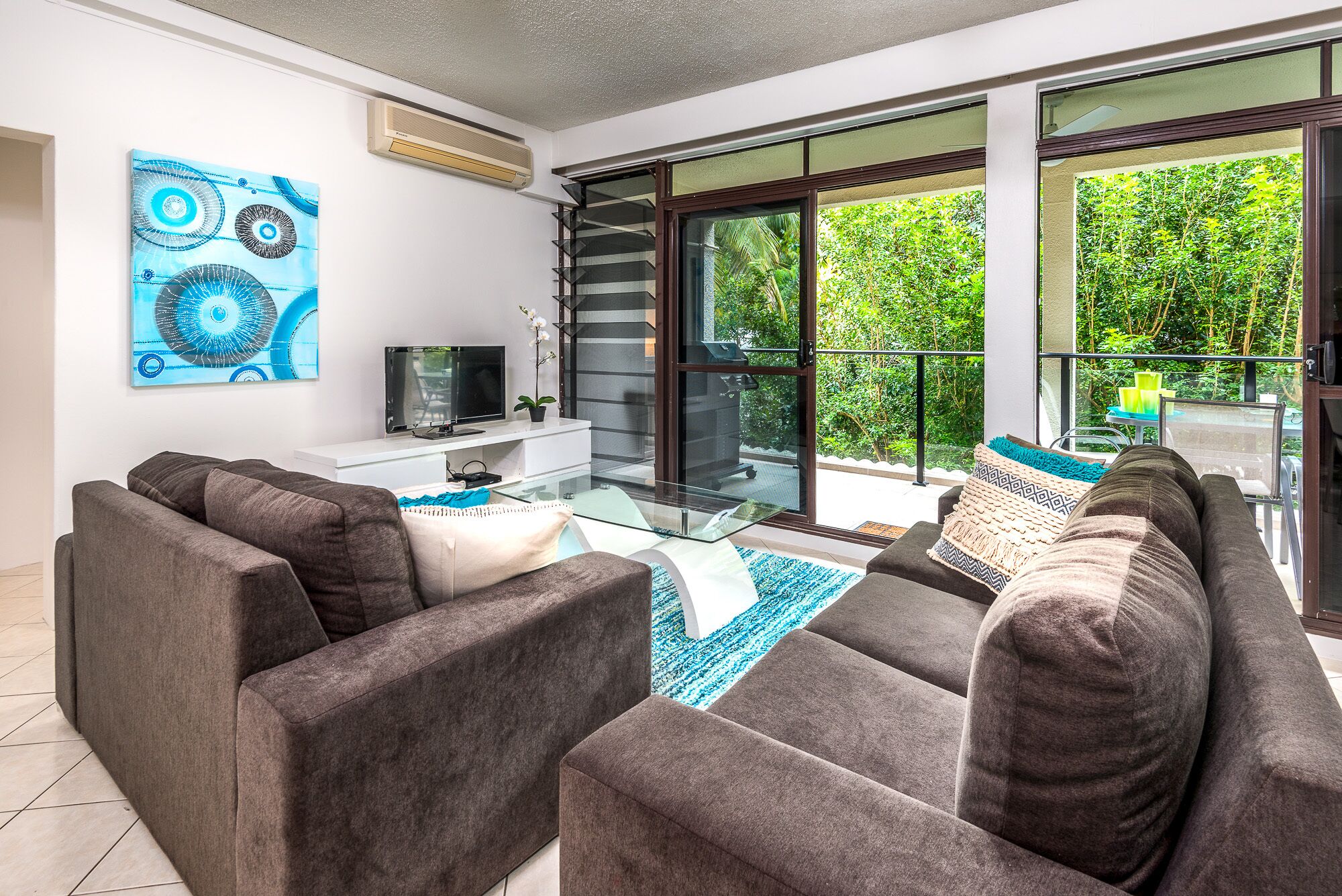 Tranquility Chill at Palm Cove - The Ideal Family Accommodation