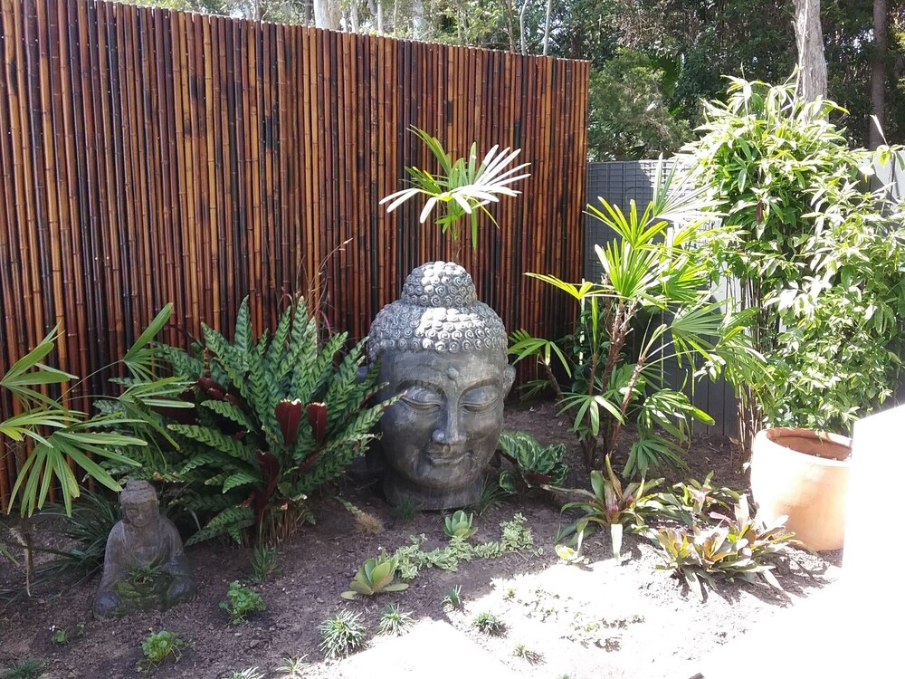 Alex Headland/mooloolaba Beach. Spacious 5 Bedroom Home, Beach, Forest, Free wif