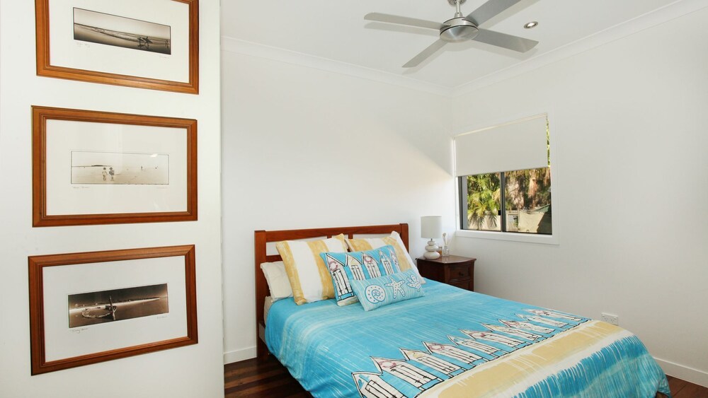 Alex Headland/mooloolaba Beach. Spacious 5 Bedroom Home, Beach, Forest, Free wif