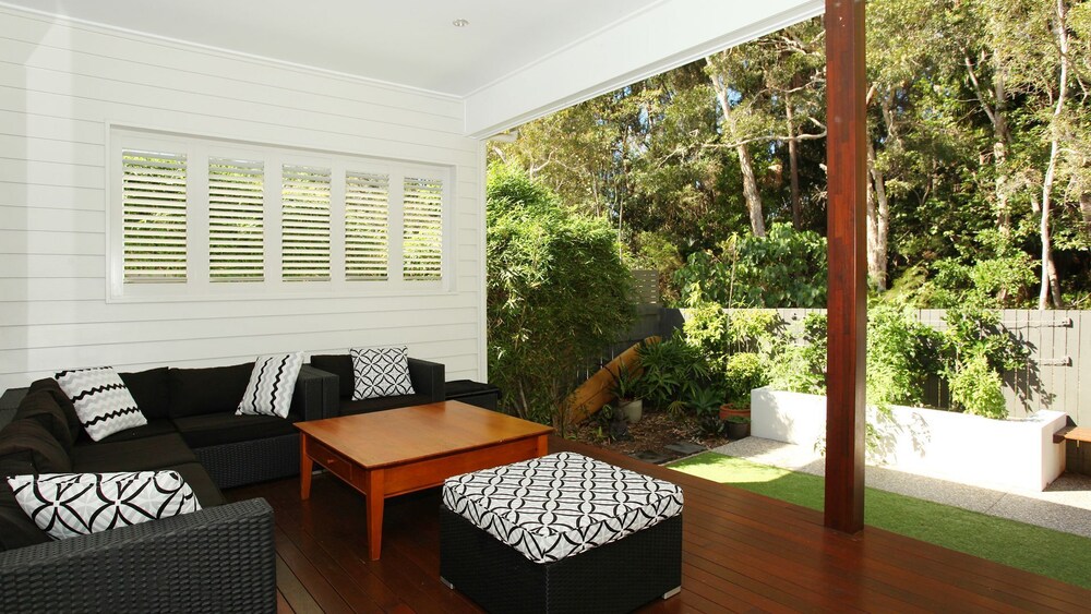 Alex Headland/mooloolaba Beach. Spacious 5 Bedroom Home, Beach, Forest, Free wif