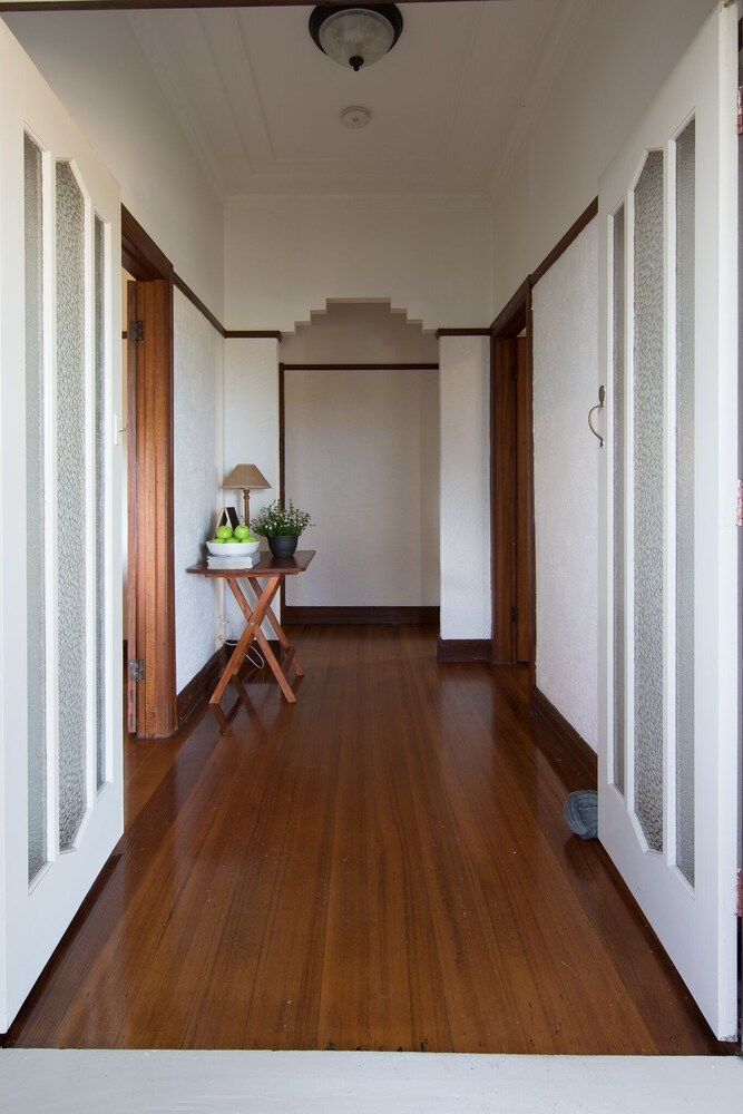 Illoura - Free Wifi and smart TV