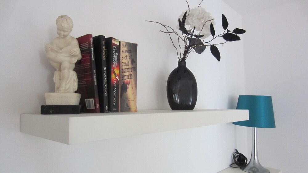 KINVARA VILLAGE GALWAY Studio Cottage with cosy stove Kinvara FeWo