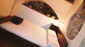 1 bedroom, iron/ironing board, Internet, linens