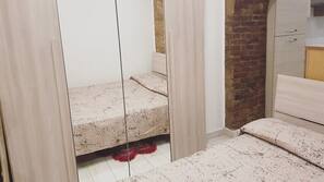 1 bedroom, linens
