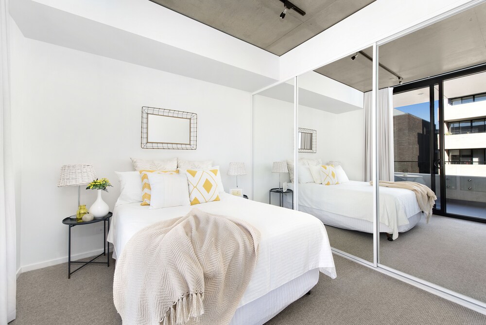 Accommodate Canberra - Azure