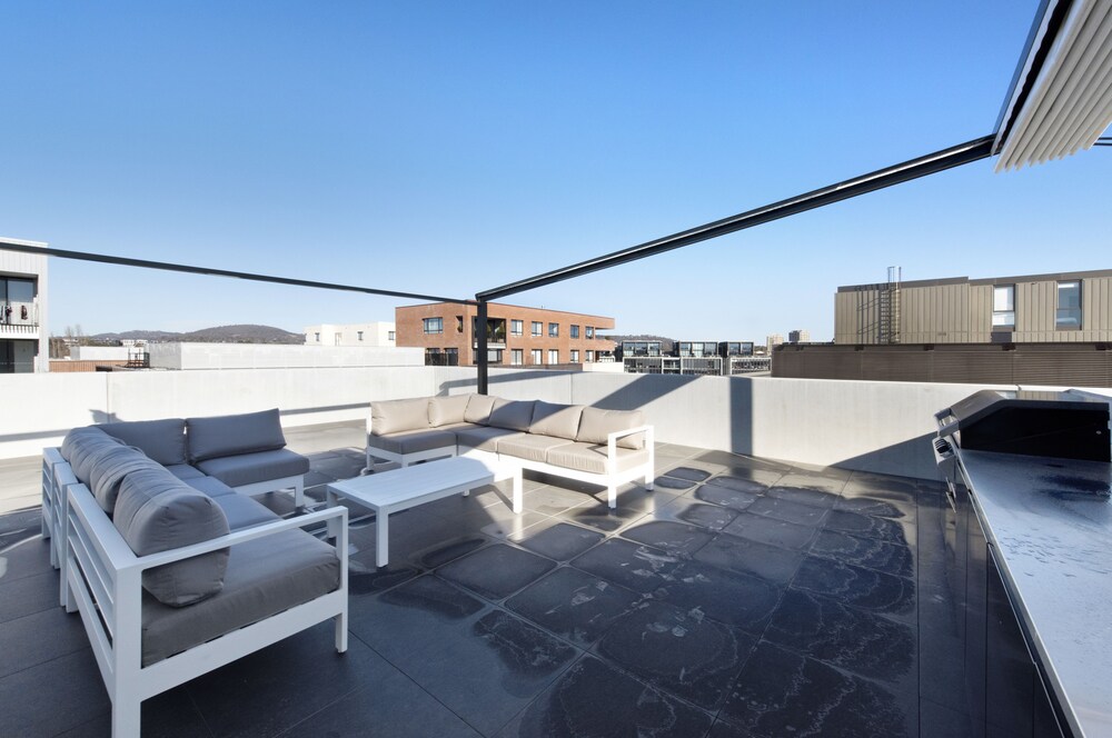 Accommodate Canberra - Azure