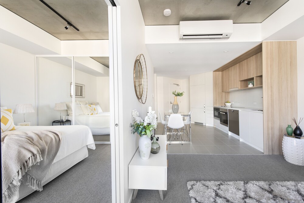 Accommodate Canberra - Azure