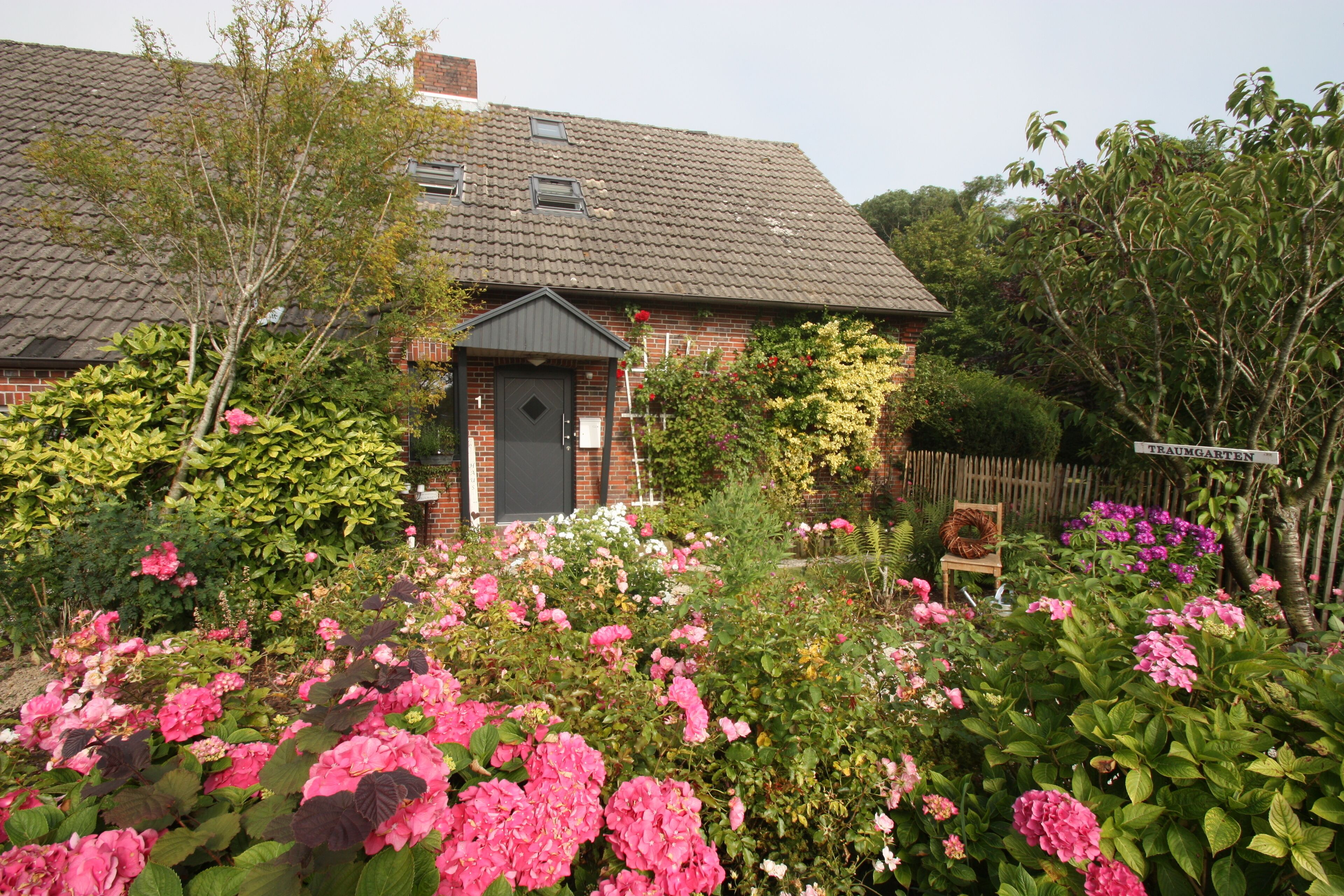 Cottage for up to 6 people with dog in Wangerland, Germany