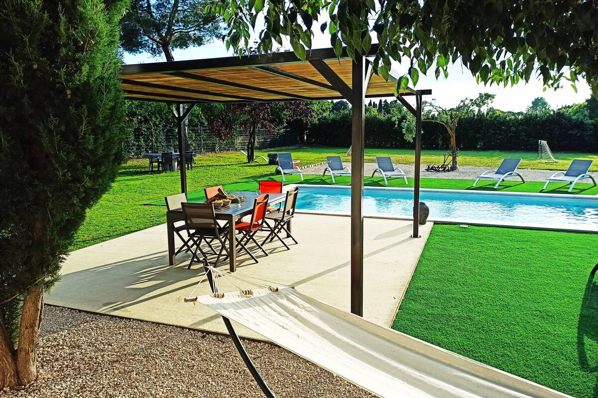 4 Bedroom Villa In St Remy De Provence Expedia Vacation Rentals