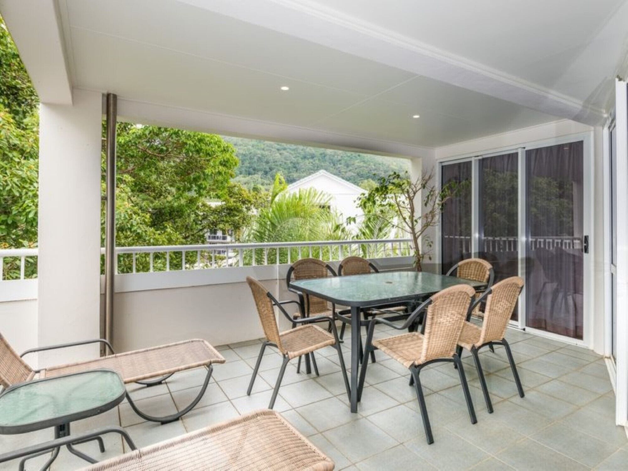 Palm Cove Holiday Apartment