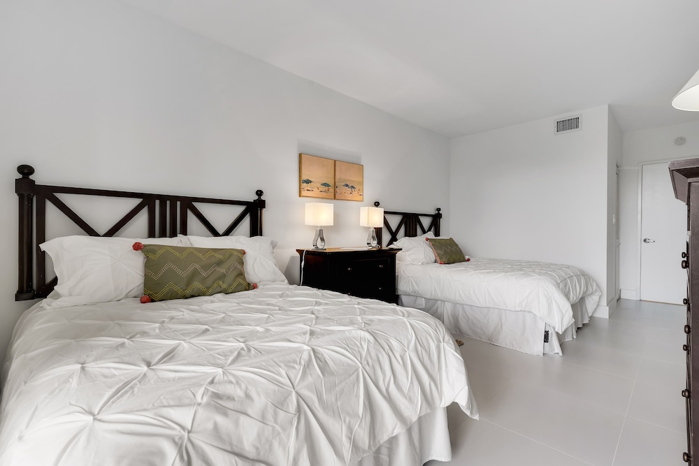 NEWLY REMODELED - Key Colony at Key Biscayne