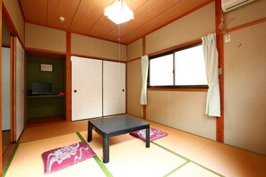 Family Japanese Style Room | Bed sheets