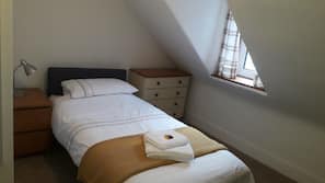 3 bedrooms, iron/ironing board, free WiFi, linens