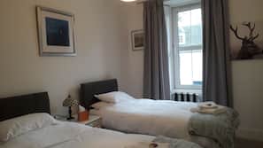 3 bedrooms, iron/ironing board, free WiFi, linens