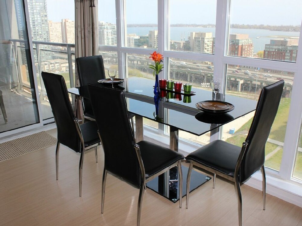 18th Floor 2br2ba Cn Tower Downtown Lakeshore Amazing View Free