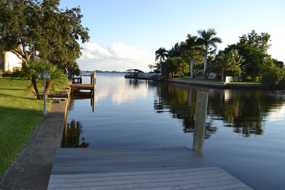 Harbor Hideaway. House on Salt Water Canal/ Estuary in Port Charlotte Charlotte Harbor Best