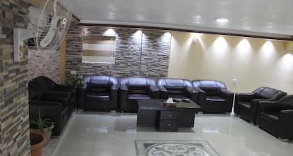 Sara Crown Hotel