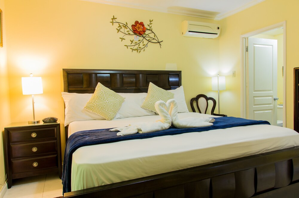 Kingston Jamaica Vacation Al Elegant City Condo In