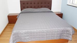 Roupas de cama premium, Wi-Fi de cortesia, roupa de cama