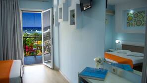 Minibar, in-room safe, individually decorated, individually furnished