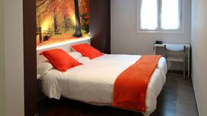 Blackout curtains, free WiFi, linens