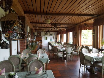 Hotel Zur Engelsburg Hausen 2020 Room Prices Reviews Travelocity