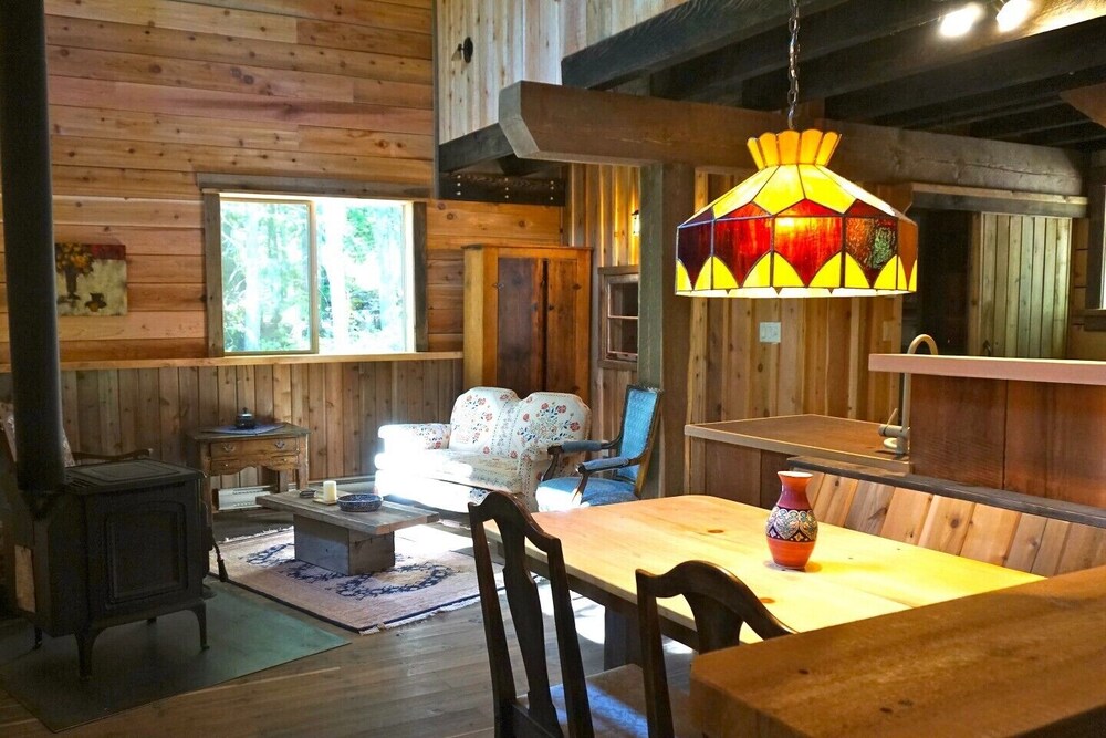 Boutique Mountain Lodge, 4 cabins, 20 km South of Nelson Deals & Reviews (Ymir, CAN) Wotif