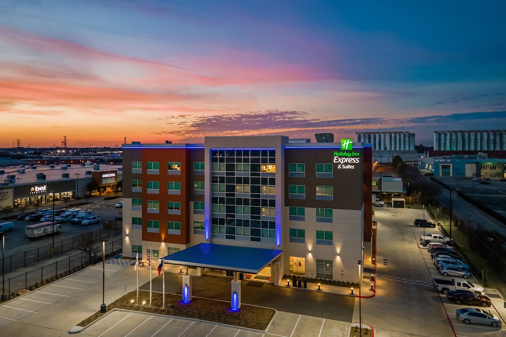 Holiday Inn Express & Suites Houston Memorial City Centre, an IHG