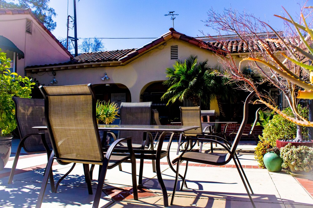 Los Gatos Garden Inn Hotel In Deals Rates Courtyard