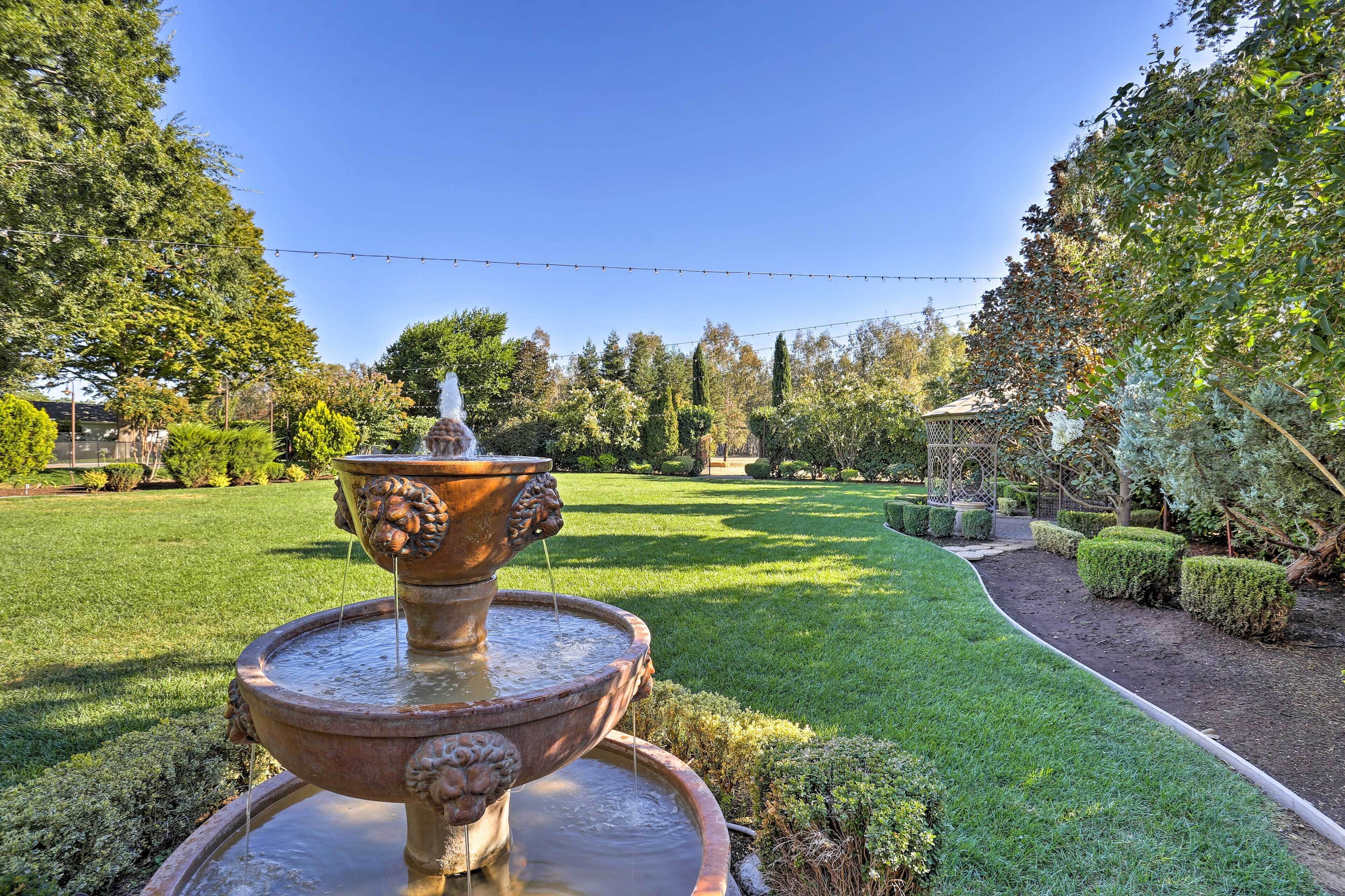 Charming Chico Ranch Home on 2.5 Acres W/courtyard in Chico, United States