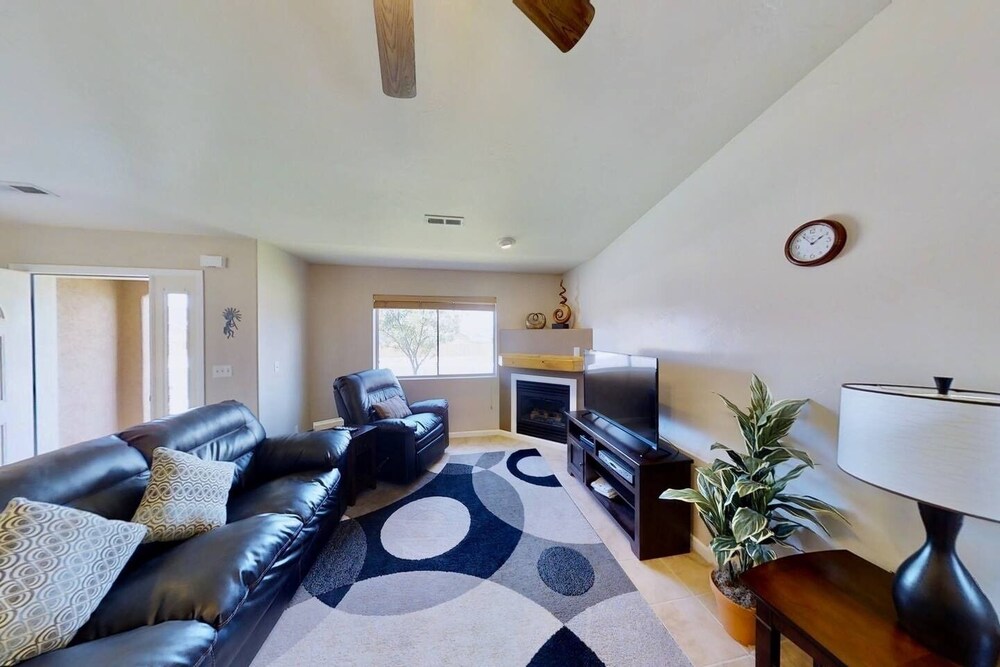 Moab Horsethief House - 3B/2.5B - Garage - Pool