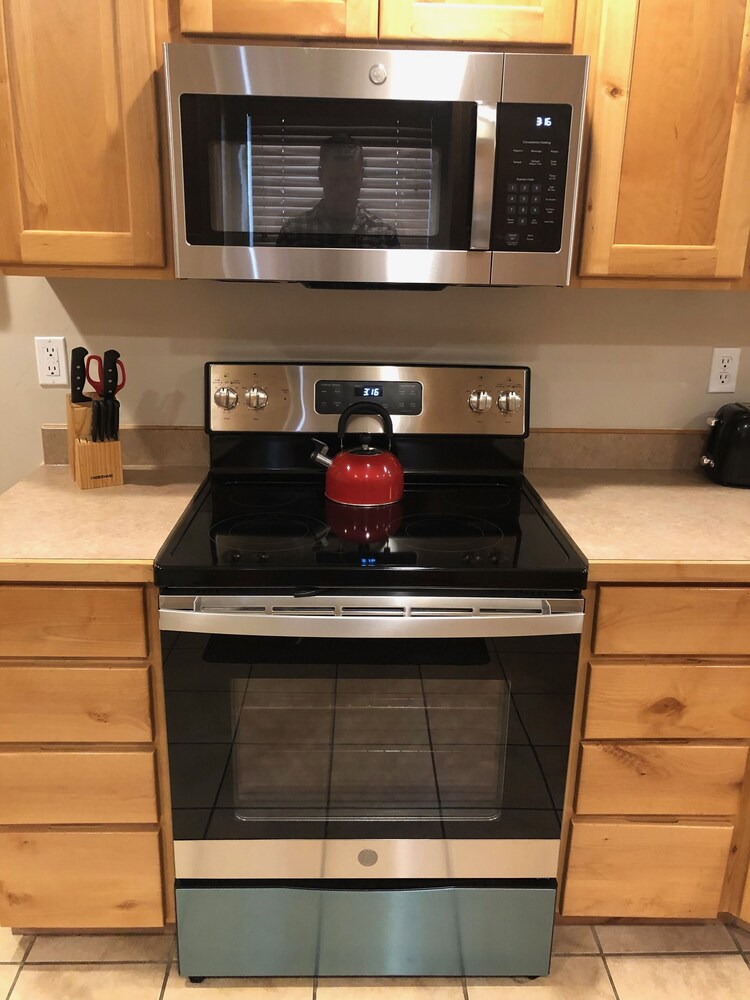 Moab Horsethief House - 3B/2.5B - Garage - Pool