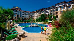3 outdoor pools, pool umbrellas, sun loungers