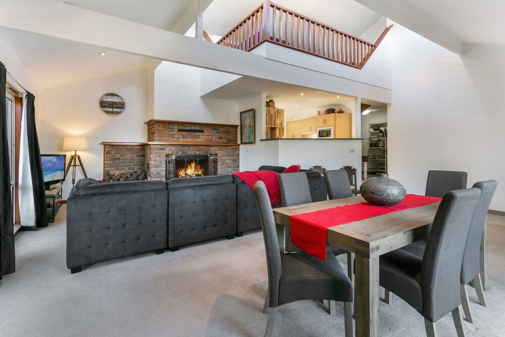 Cedar Lodge