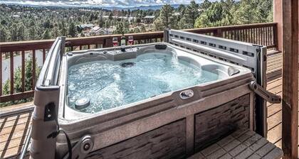 Casa Bien - Three Bedroom Cabin with Hot Tub