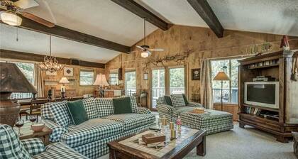 Holly Haven - Five Bedroom Cabin