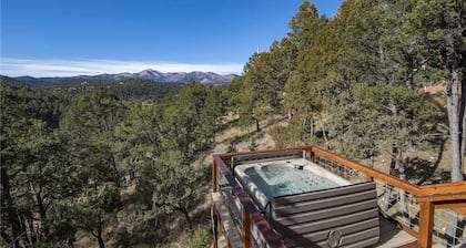 Neeley Mountain House - Two Bedroom Cabin with Hot Tub