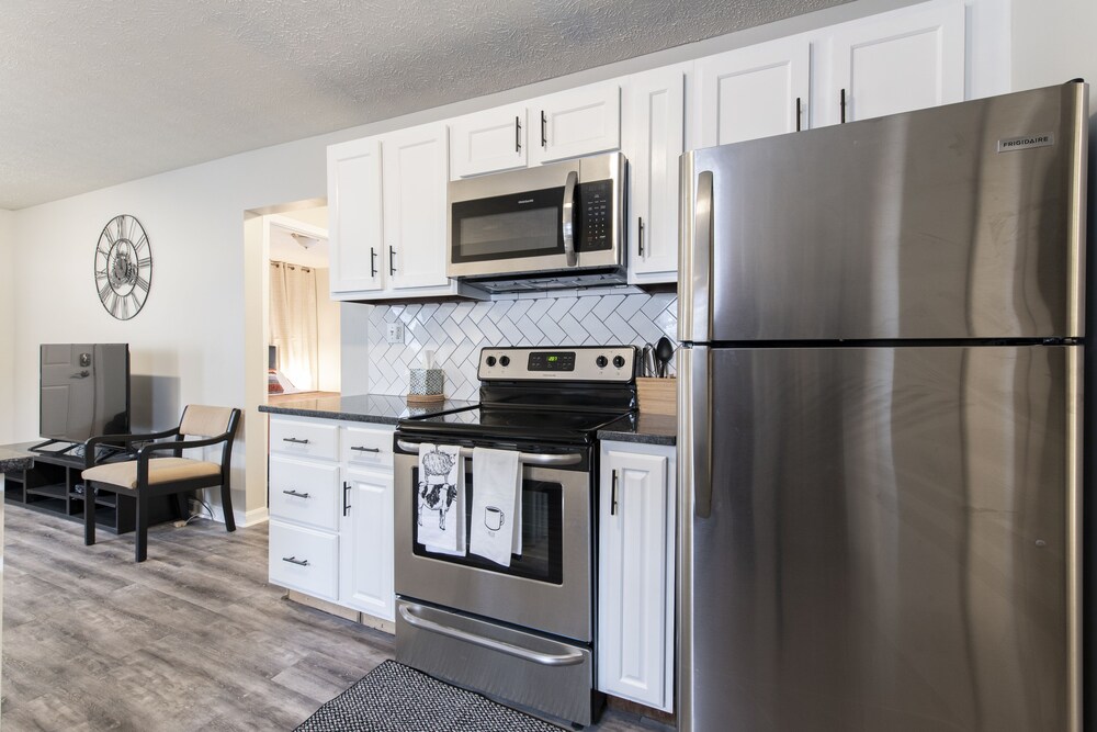 Entire 4 Bedroom Derby Home Big Groups Welcome In Louisville