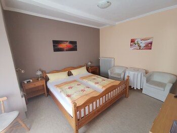 Haus Am Kurpark Reviews Photos Rates Ebookers Com