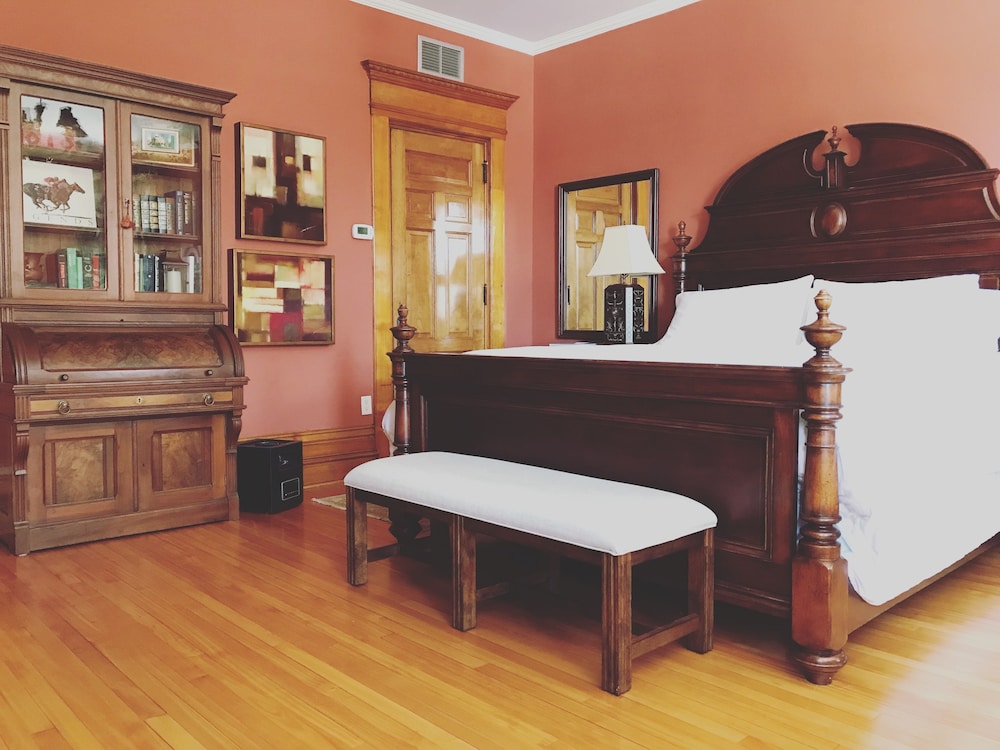 Castle La Crosse Bed and Breakfast in La Crosse | Best Rates & Deals on
