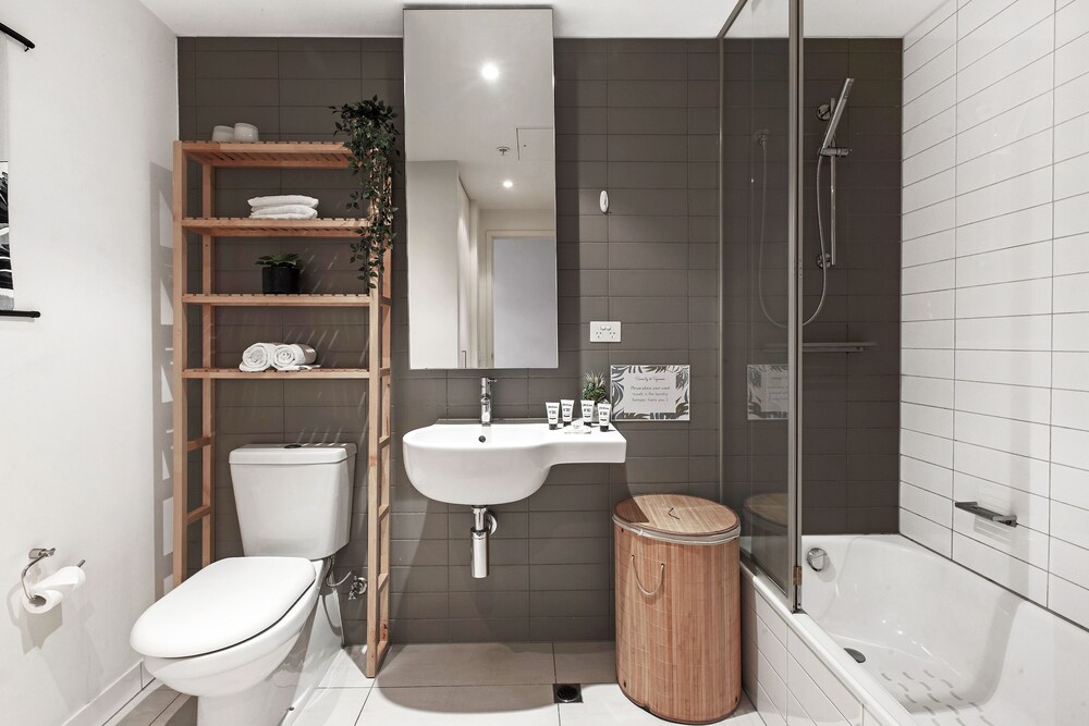 Roomerang at Neo 17