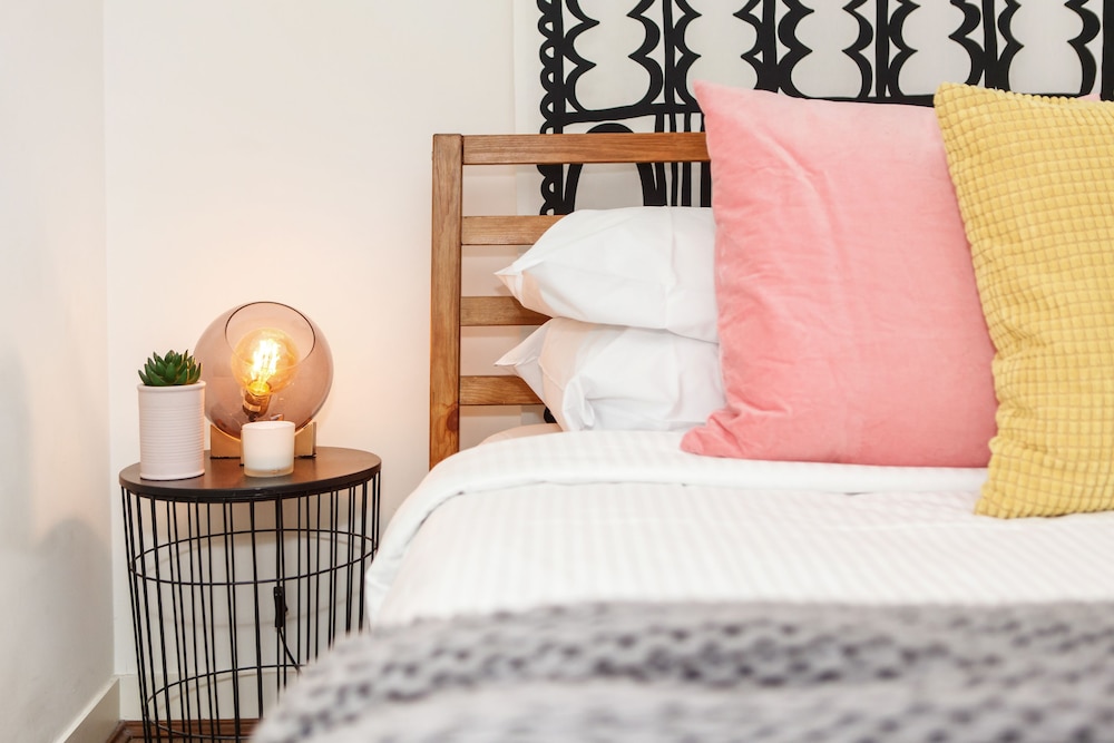 Roomerang at Neo 17