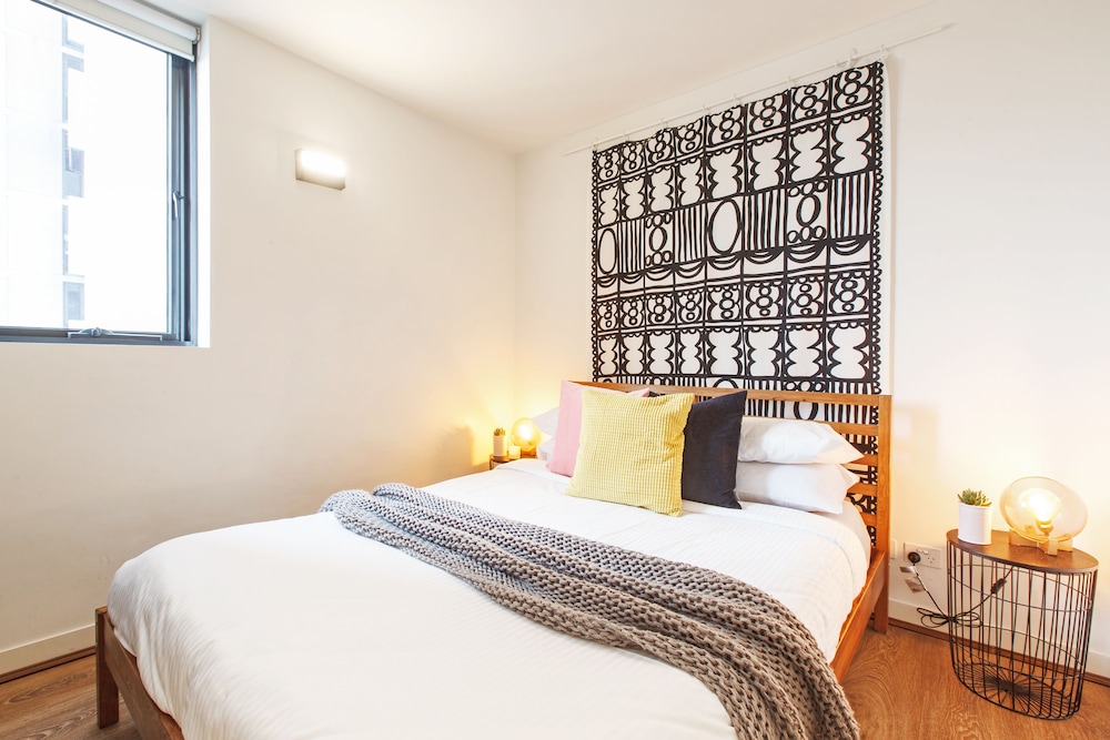 Roomerang at Neo 17