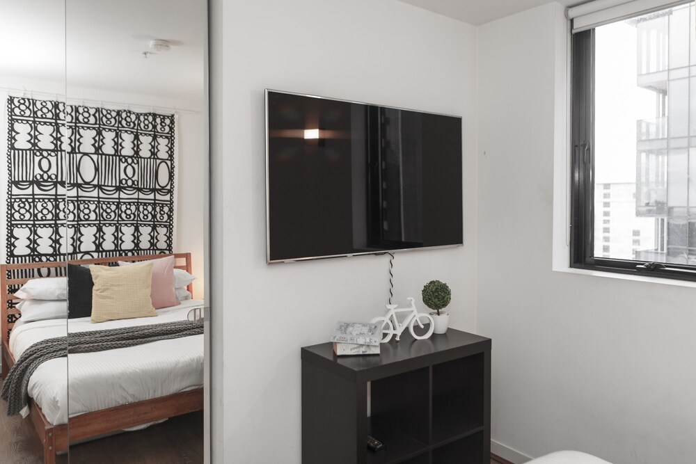 Roomerang at Neo 17